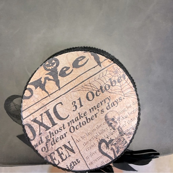 Like new jeweled, mini top hat - Picture 3 of 4